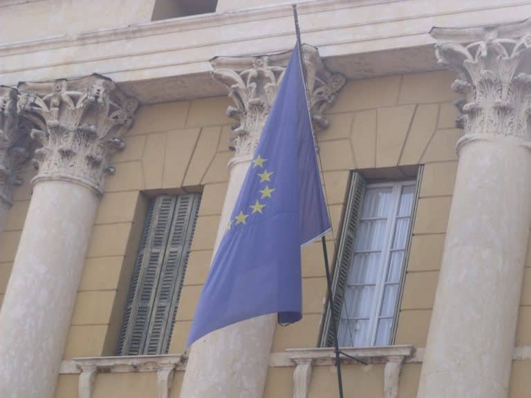 Est contre Ouest : la cohésion européenne mise à l'épreuve